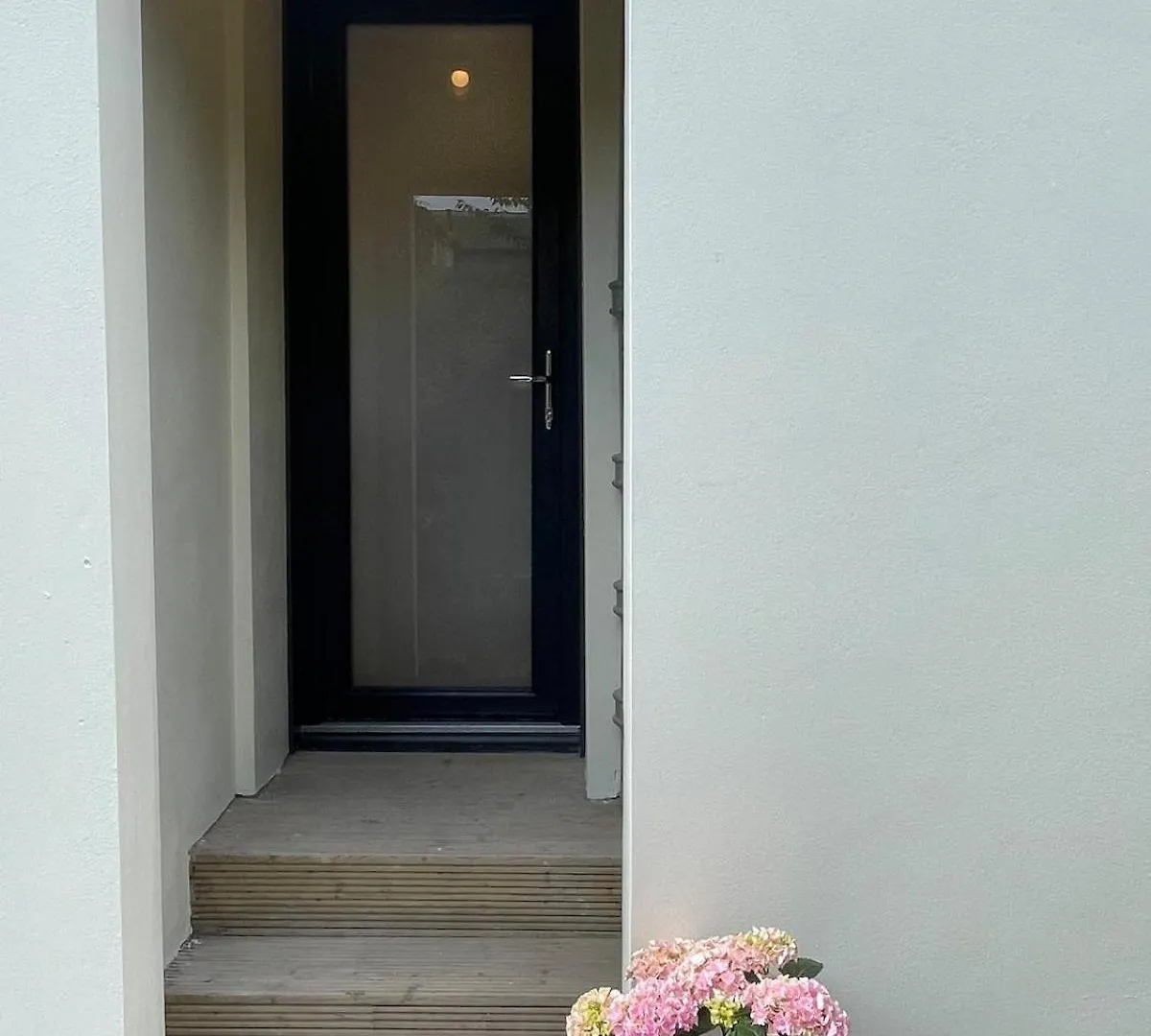 Modern Studio Apartment, Access To Holyrood & City エディンバラ