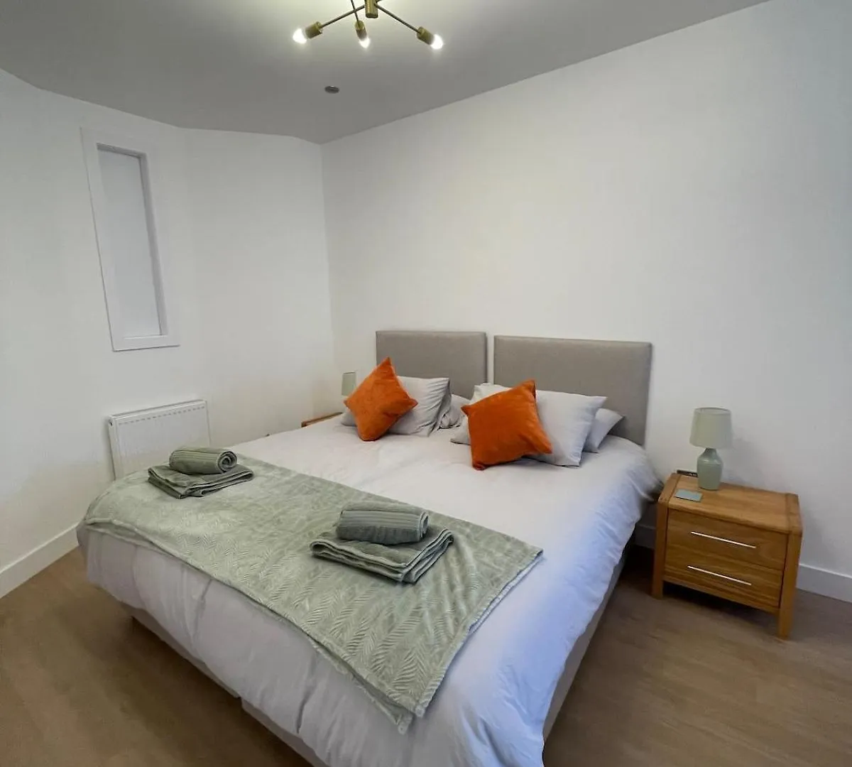 Modern Studio Apartment, Access To Holyrood & City Edimburgo